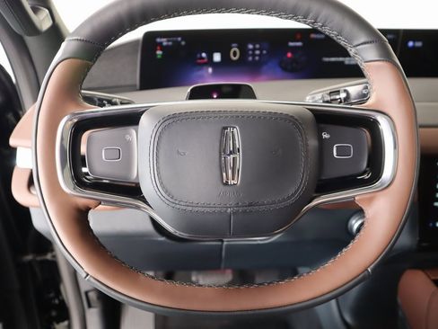 New 2025 Lincoln Navigator Reserve image 3