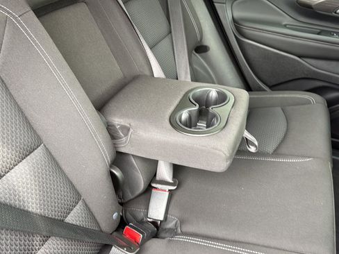 Used 2024 GMC Terrain SLE image 33