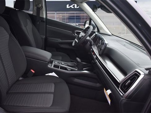 New 2026 Kia Sorento LX image 13