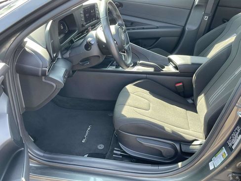 Certified 2025 Hyundai Elantra Sport FWD image 12