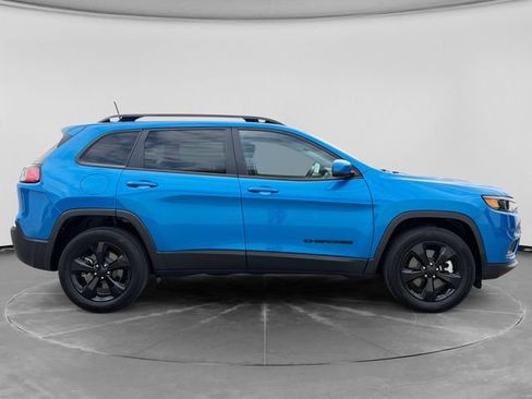 Used 2021 Jeep Cherokee Latitude Plus AWD/4WD image 2