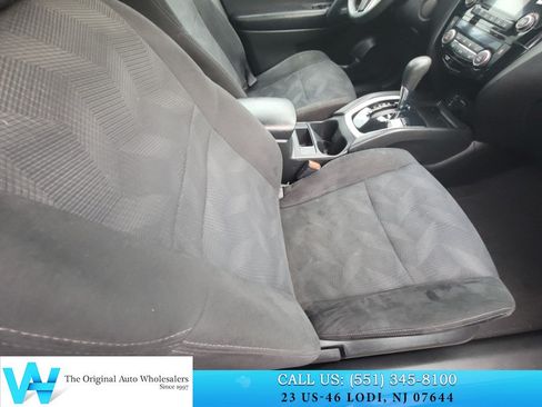 Used 2016 Nissan Rogue SV AWD/4WD image 17