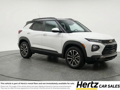 Used 2025 Chevrolet TrailBlazer LT image 1