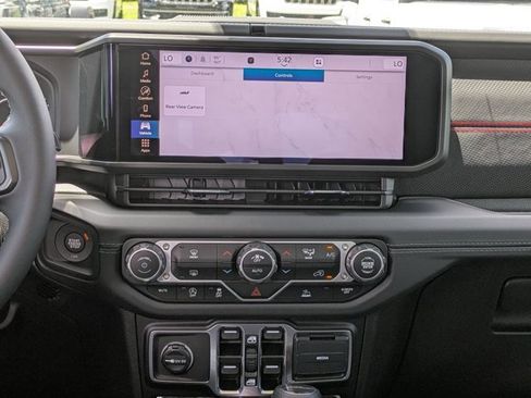 New 2025 Jeep Gladiator Rubicon image 16