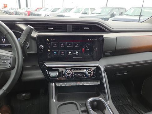 Used 2025 GMC Sierra 3500 Denali AWD/4WD image 18