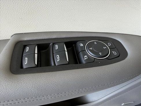 Used 2024 Cadillac XT6 Premium Luxury w/ Technology Package FWD image 16
