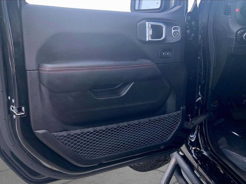 Used 2025 Jeep Gladiator Rubicon w/ Convenience Group AWD/4WD image 22