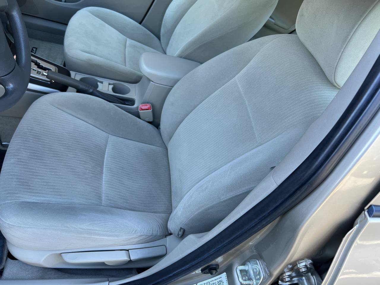 Used 2010 Toyota Corolla LE FWD image 19