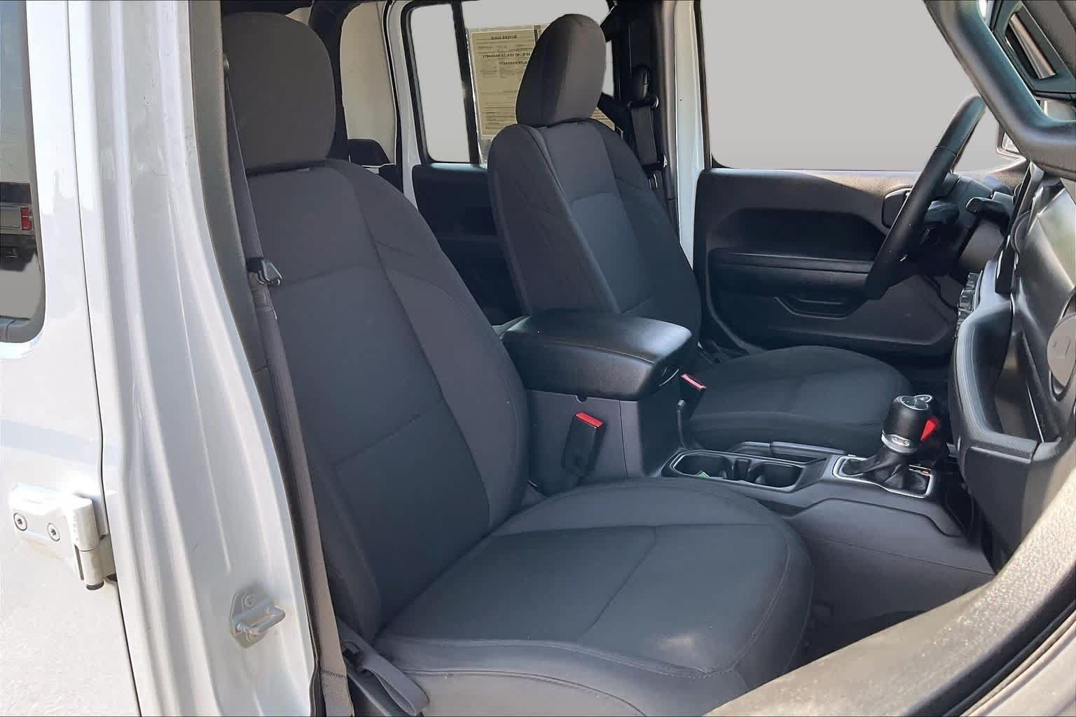 Used 2022 Jeep Gladiator Sport AWD/4WD image 9