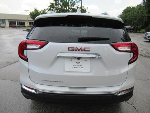 Used 2023 GMC Terrain SLT w/ Infotainment Package II FWD image 6