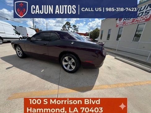 Used 2020 Dodge Challenger SXT RWD image 30