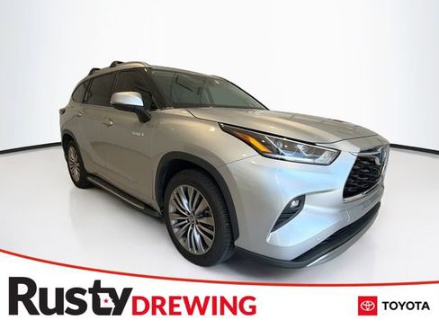 Used 2021 Toyota Highlander Platinum FWD image 1