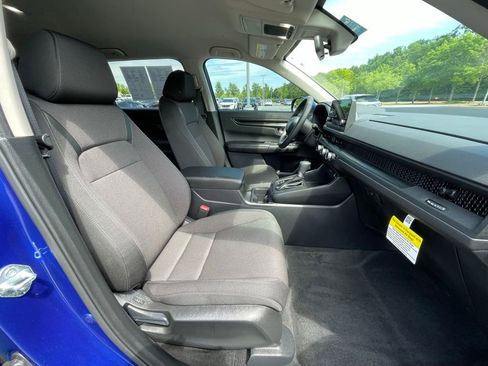 Certified 2025 Honda CR-V LX image 32