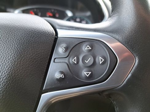 Used 2022 Chevrolet Traverse RS image 20