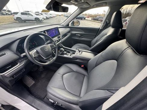 Certified 2024 Toyota Grand Highlander XLE image 13