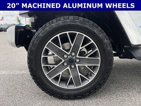 Used 2024 Jeep Wrangler High Altitude AWD/4WD image 8