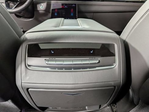 Certified 2025 Cadillac Escalade V w/ LPO, ONYX Package AWD/4WD image 34