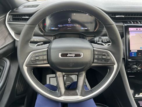 Used 2024 Jeep Grand Cherokee L Limited image 13