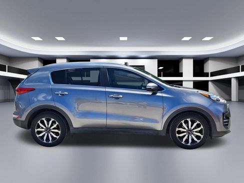 Used 2017 Kia Sportage EX w/ EX Technology Package FWD image 7
