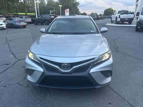 Used 2020 Toyota Camry SE FWD image 10