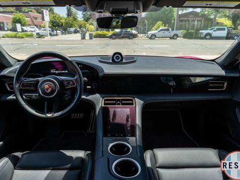 Used 2022 Porsche Taycan Turbo S image 15