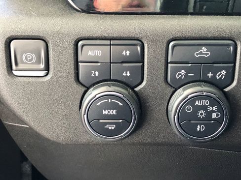 Used 2022 Chevrolet Silverado 1500 RST AWD/4WD image 32