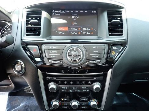 Used 2018 Nissan Pathfinder SV AWD/4WD image 28