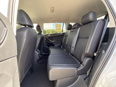 Used 2024 Volkswagen Tiguan SE image 21