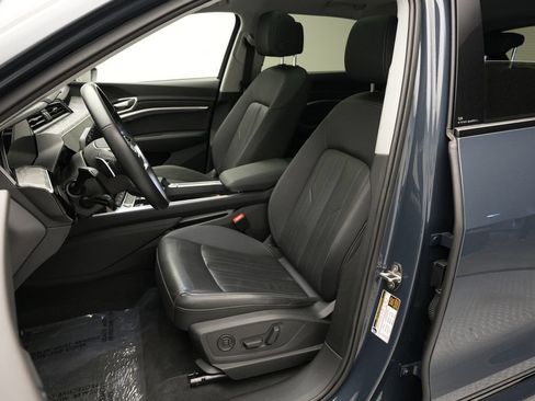 Used 2024 Audi Q8 e-tron Premium AWD/4WD image 7