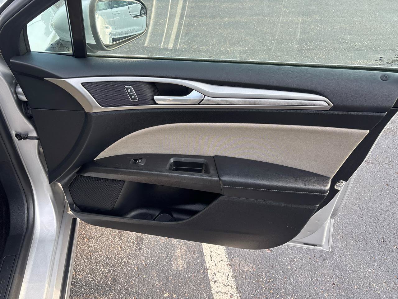 Used 2018 Ford Fusion S FWD image 25