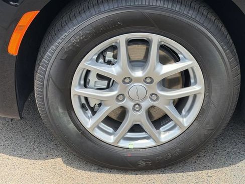 New 2027 Chrysler Pacifica Select FWD image 16