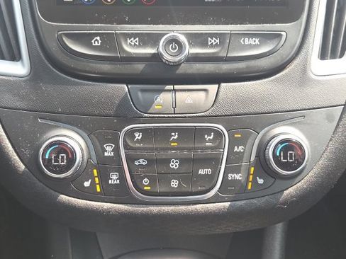 Used 2025 Chevrolet Malibu LT FWD image 28