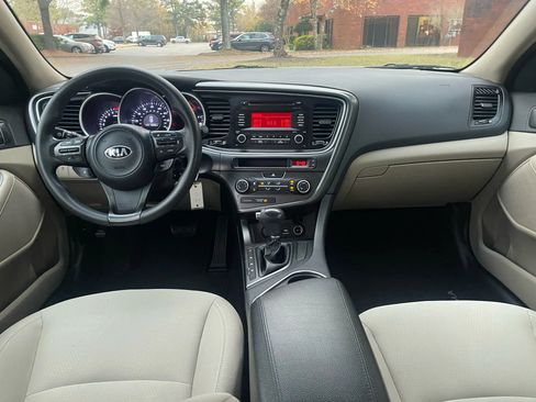 Used 2015 Kia Optima LX image 16