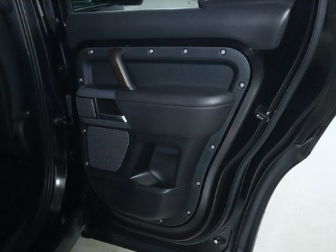 Used 2021 Land Rover Defender 110 X image 32