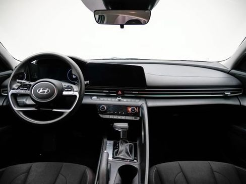 Used 2024 Hyundai Elantra SEL FWD image 26