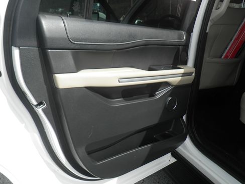 Certified 2024 Ford Expedition Max Limited image 18