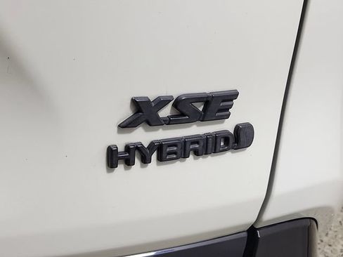 Used 2020 Toyota RAV4 XSE AWD/4WD image 9