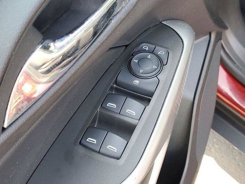 Used 2024 Chevrolet Trax LS w/ LS Convenience Package FWD image 21