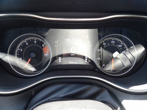 Used 2021 Jeep Cherokee Latitude Plus AWD/4WD image 15