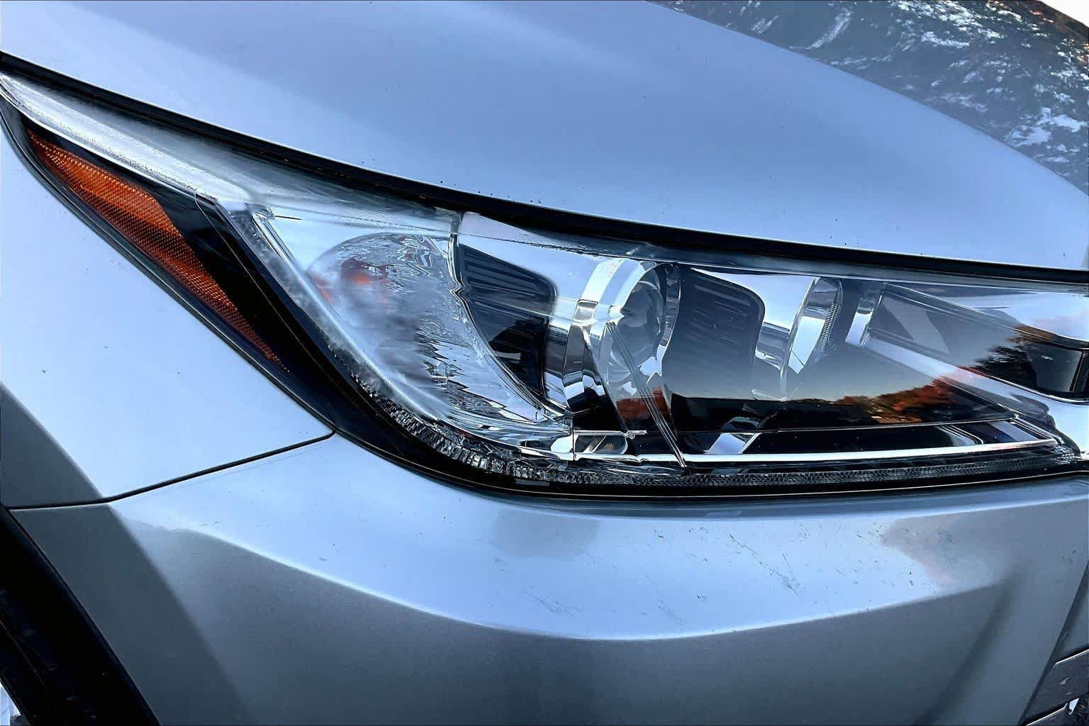 Certified 2018 Toyota Highlander Limited AWD/4WD image 25