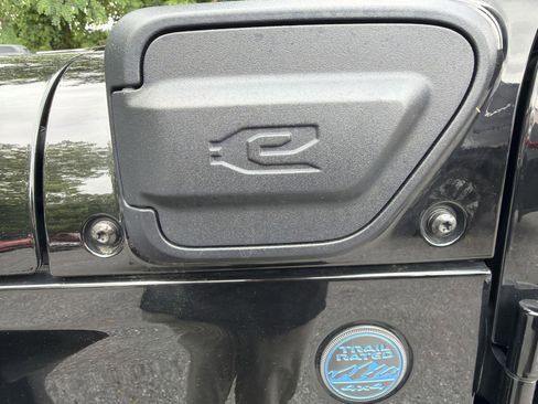Used 2024 Jeep Wrangler Unlimited Rubicon 4xe AWD/4WD image 10