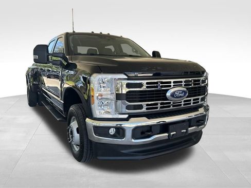 Used 2025 Ford F350 XLT AWD/4WD image 2