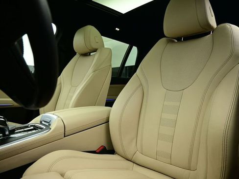 Used 2021 BMW X7 xDrive40i w/ Premium Package image 58