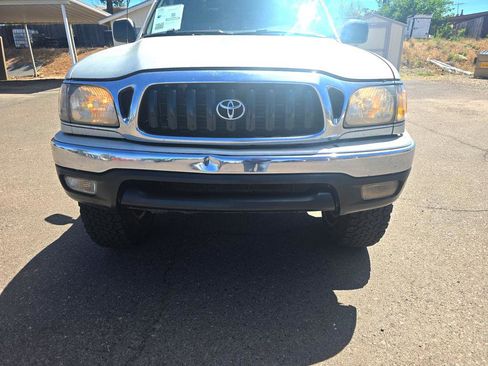Used 2001 Toyota Tacoma w/ SR5 Package AWD/4WD image 25