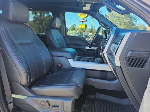 Used 2022 Ford F350 Lariat w/ Black Appearance Package image 7