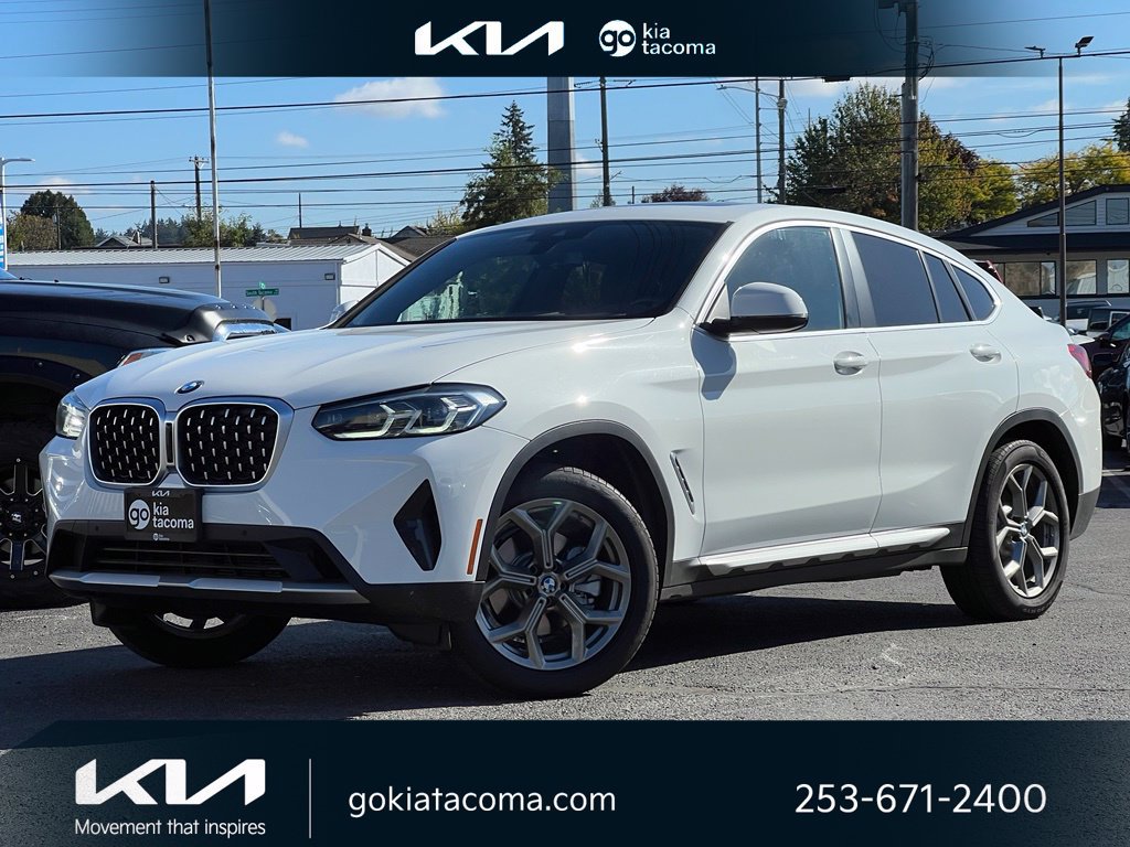 Used 2025 BMW X4 xDrive30i AWD/4WD image 1