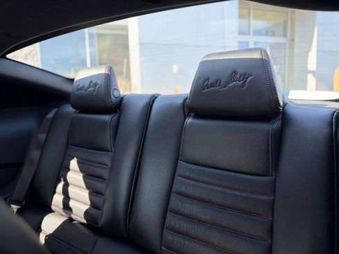 Used 2011 Ford Mustang GT Premium image 31