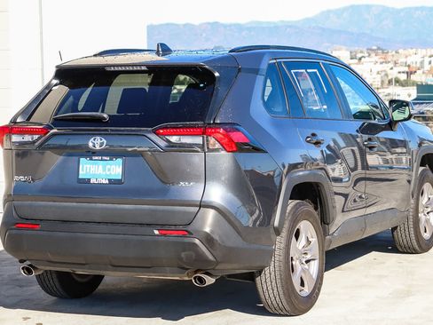 Used 2022 Toyota RAV4 XLE image 4