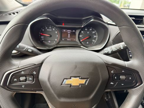 Used 2023 Chevrolet TrailBlazer LT w/ Convenience Package FWD image 14
