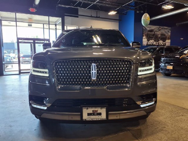 Used 2021 Lincoln Navigator Reserve w/ Luxury Package AWD/4WD image 2